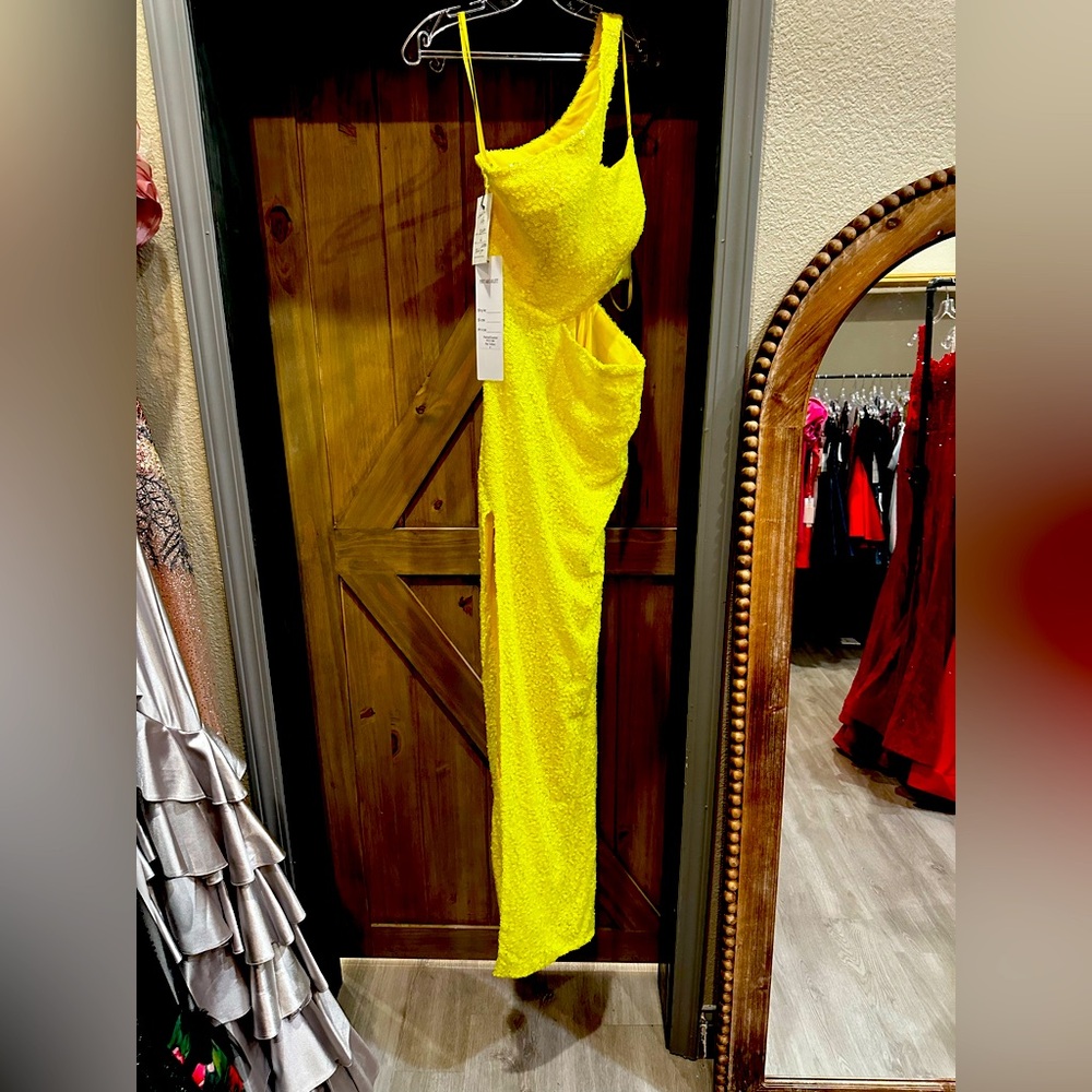 NEW Hot Yellow Portia & Scarlett Prom Dress Size 4